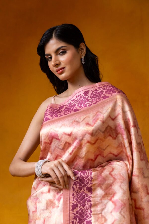 Peach Cotton Digital print Saree With Unstitched Blouse - Image 2
