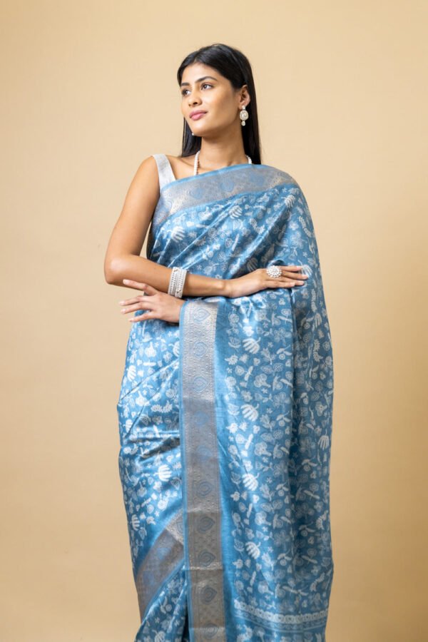 Bluish Grey Tussar Digital Print Saree With Unstitched Blouse - Image 2