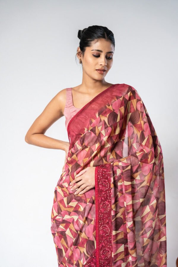 Onion Georgette Digital Print Saree With Unstitched Blouse - Image 2