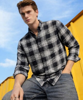 Men's Black Slim Fit Checkered Casual Shirt
