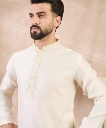 Men's Off White Silk Blend Solid Embroidered Straight Kurta