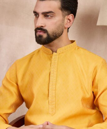 Men's Yellow Silk Blend Solid Embroidered Straight Kurta